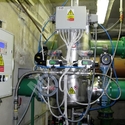 Separatorul magnetic pentru amestecuri lichide cu curăţare automată